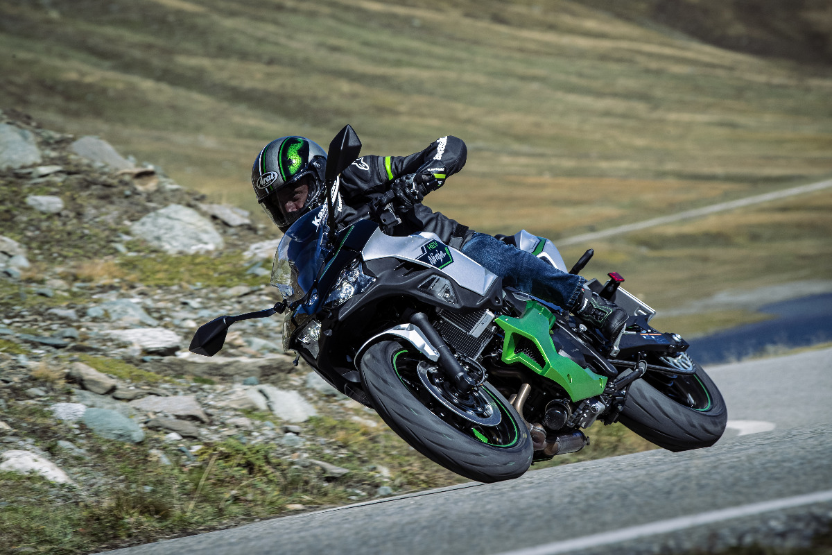 Kawasaki introduceert revolutionaire Ninja 7 Hybrid